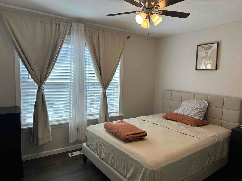 Foto principal - 7006 67th St NE