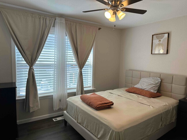 Building Photo - 7006 67th St NE