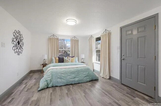 Foto del edificio - 2514 Valencia