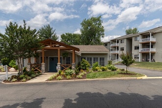 Building Photo - Hickory Woods