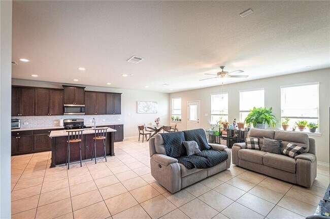 Building Photo - 6736 Catania Loop
