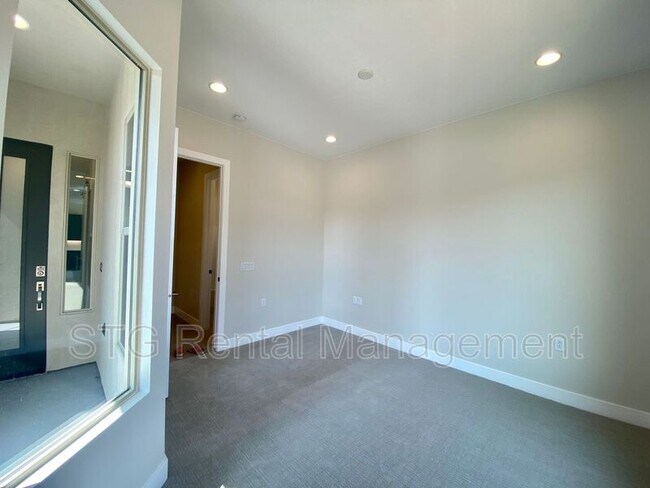 Foto del edificio - 1233 W Hopewell Dr
