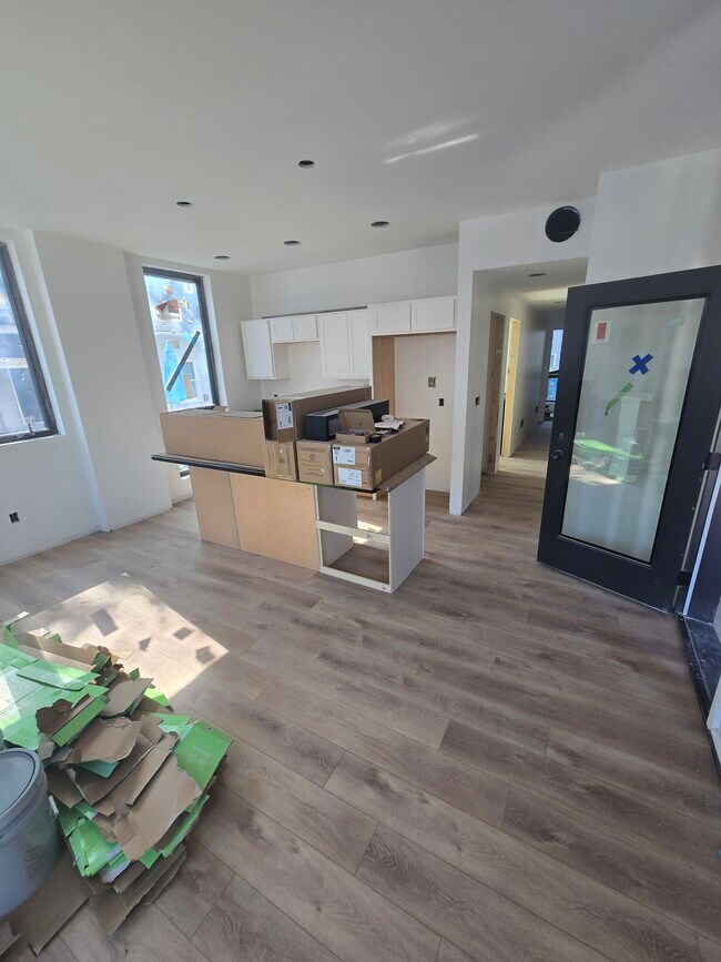 Foto del edificio - 2448 Professor Ave