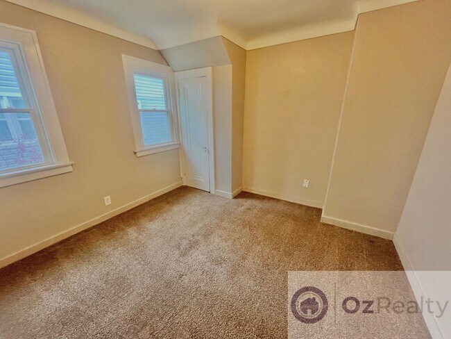 Building Photo - 1263 Crestwood Rd