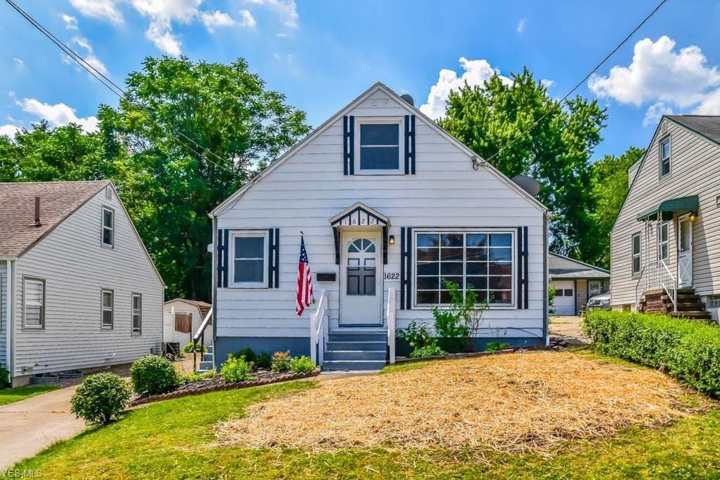 1622 Colonial Blvd NE, Canton, OH 44714 House Rental in Canton, OH