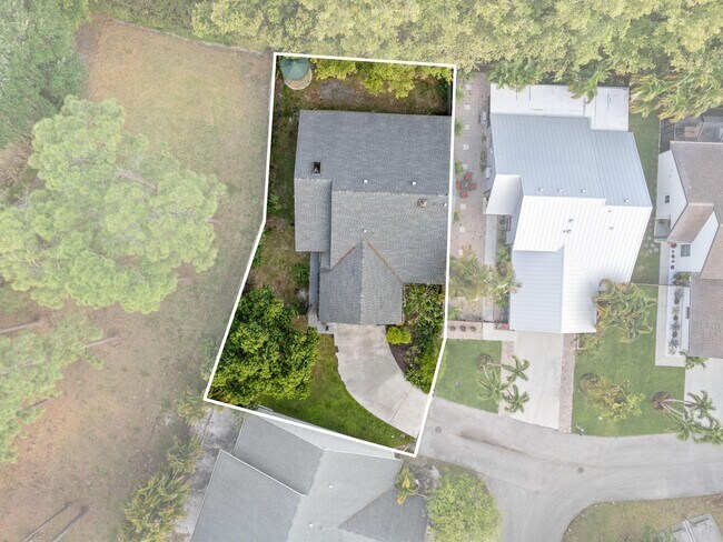 Building Photo - 465 Goldenwood Way
