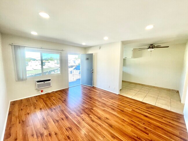 Foto del edificio - Foothill Village Apartments