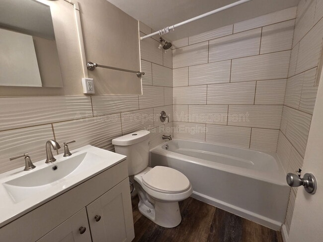 Building Photo - 2625 S Big Bend Blvd