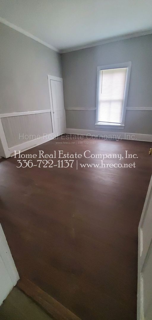 Foto del edificio - 1137 E 23rd St