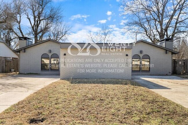 Foto del edificio - Beautiful 3 Bed/2 Bath Duplex Less Than 1 Mile from Campus!