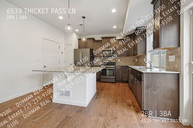 Foto del edificio - 6539 Thicket Pass Ln