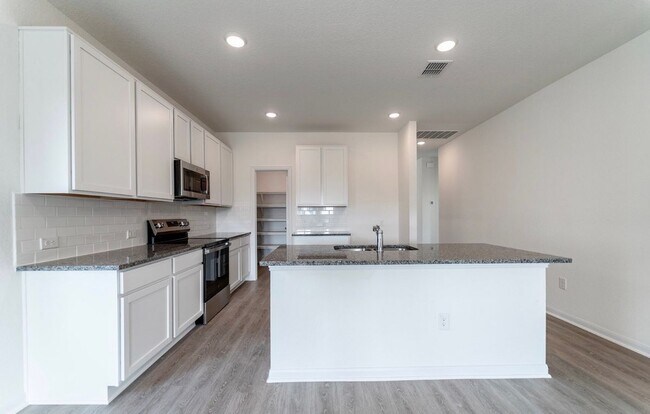 Foto del edificio - 11130 Hollinger Cir