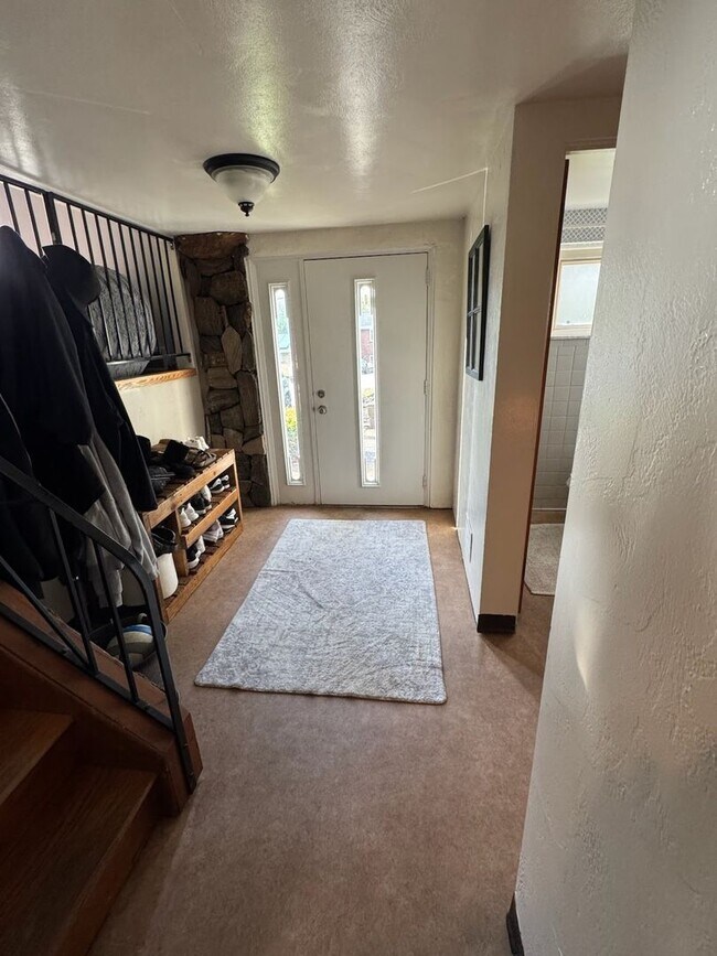 Foto del edificio - Spacious Split Level in Baldwin for Rent- ...