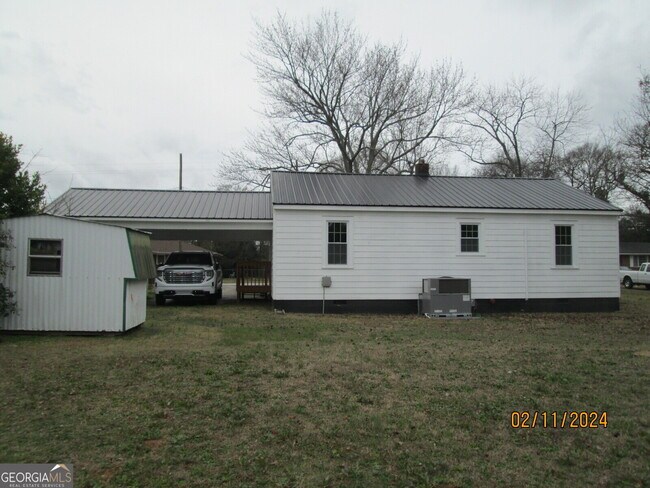 Building Photo - 115 Fairview St