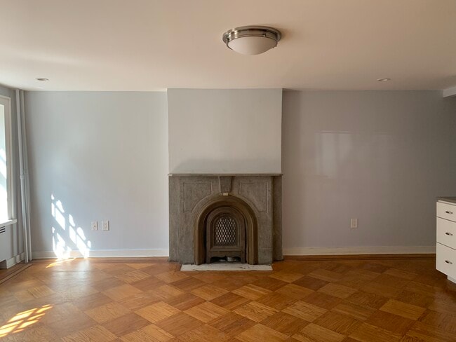 Building Photo - 139 16th St