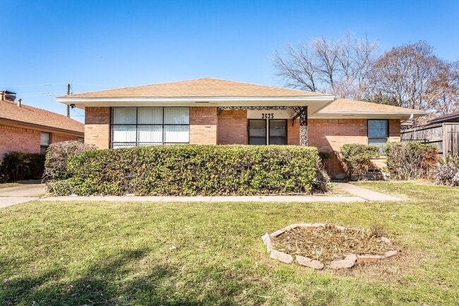 Foto del edificio - 2625 San Medina Ave