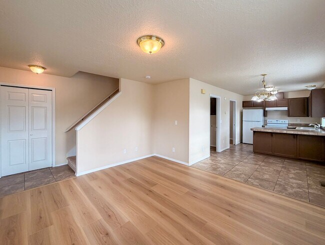 Foto del edificio - 5493 Bastille Ave SE