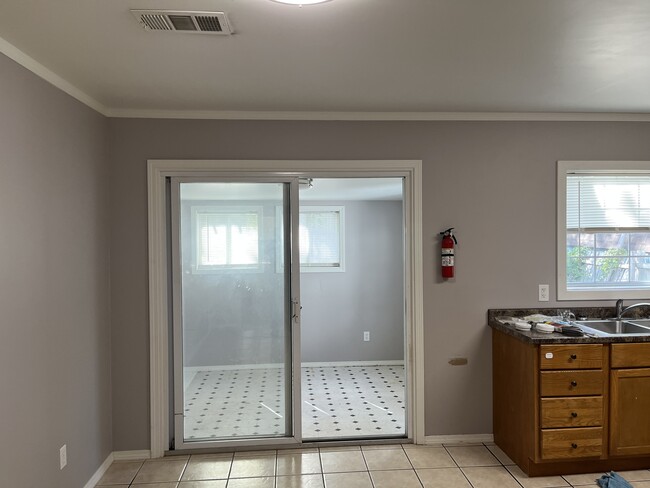 Building Photo - 1123 N 34th St