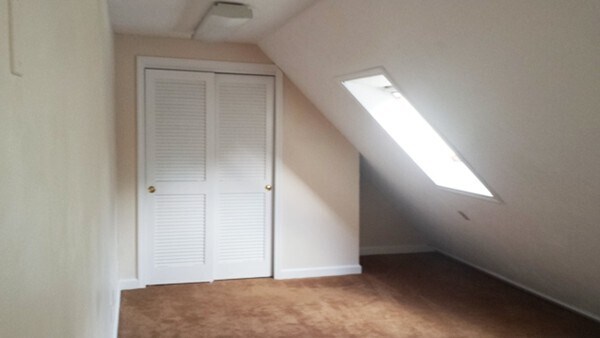 Building Photo - 76 Rockland St