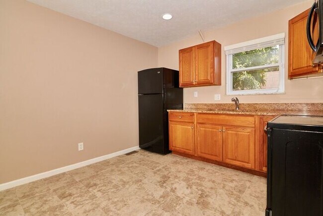 Foto del edificio - Cozy 2 Bedroom Duplex Home