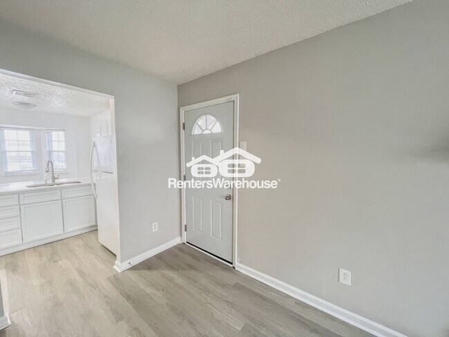 Foto del edificio - 3704A Towne Point Rd