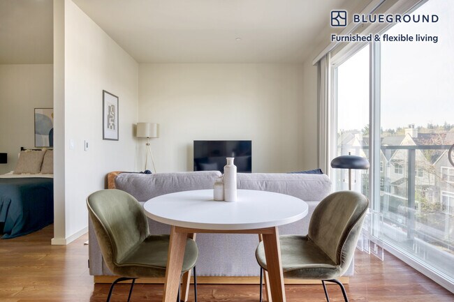 Foto del edificio - 8300 160th Ave NE