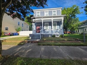 Building Photo - 212 Elm Ave