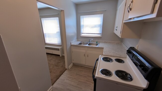 Building Photo - 1216 North Plum Street