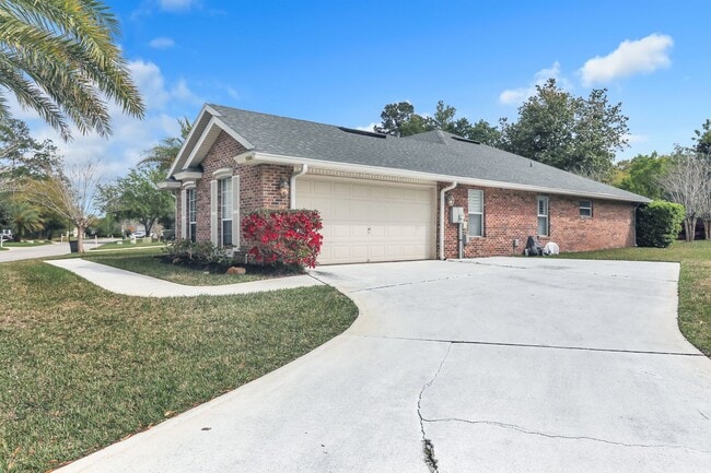 Building Photo - 4 bedroom/ 2 bathroom home in Julington Cr...
