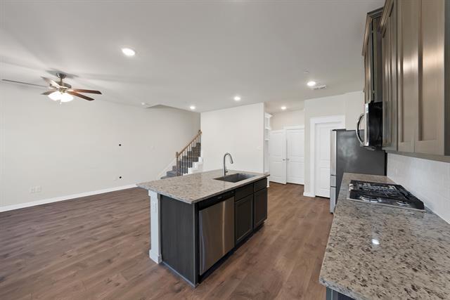 Foto del edificio - 6610 Baritone Ct