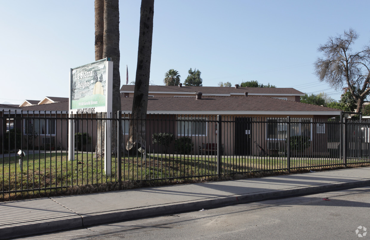 Building Photo - La Sierra Heights Apartments