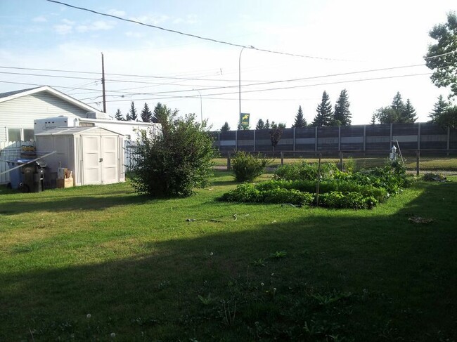 Building Photo - Cozy Acadia Home on a Beautiful Quiet Stre...