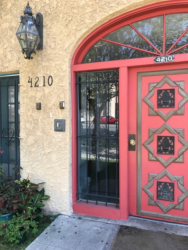 Building Photo - 4210 W Adams Blvd