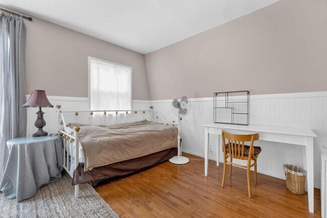 Foto del edificio - MOVE-IN SPEACIAL!! Peaceful Farmhouse Stud...