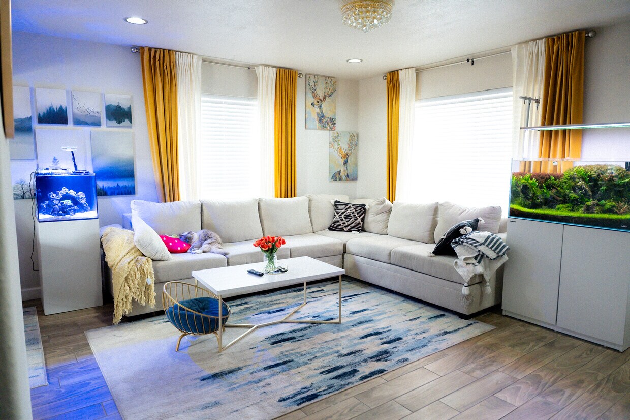 Foto del edificio - 1735 W Indianola Ave