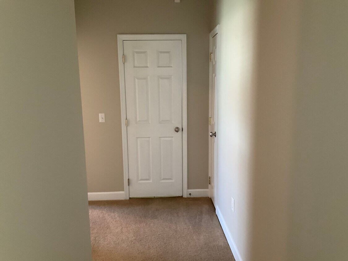 Foto principal - 234 Hannah Rd