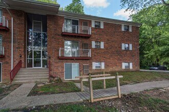 Building Photo - 3811 Rohling Oaks Dr