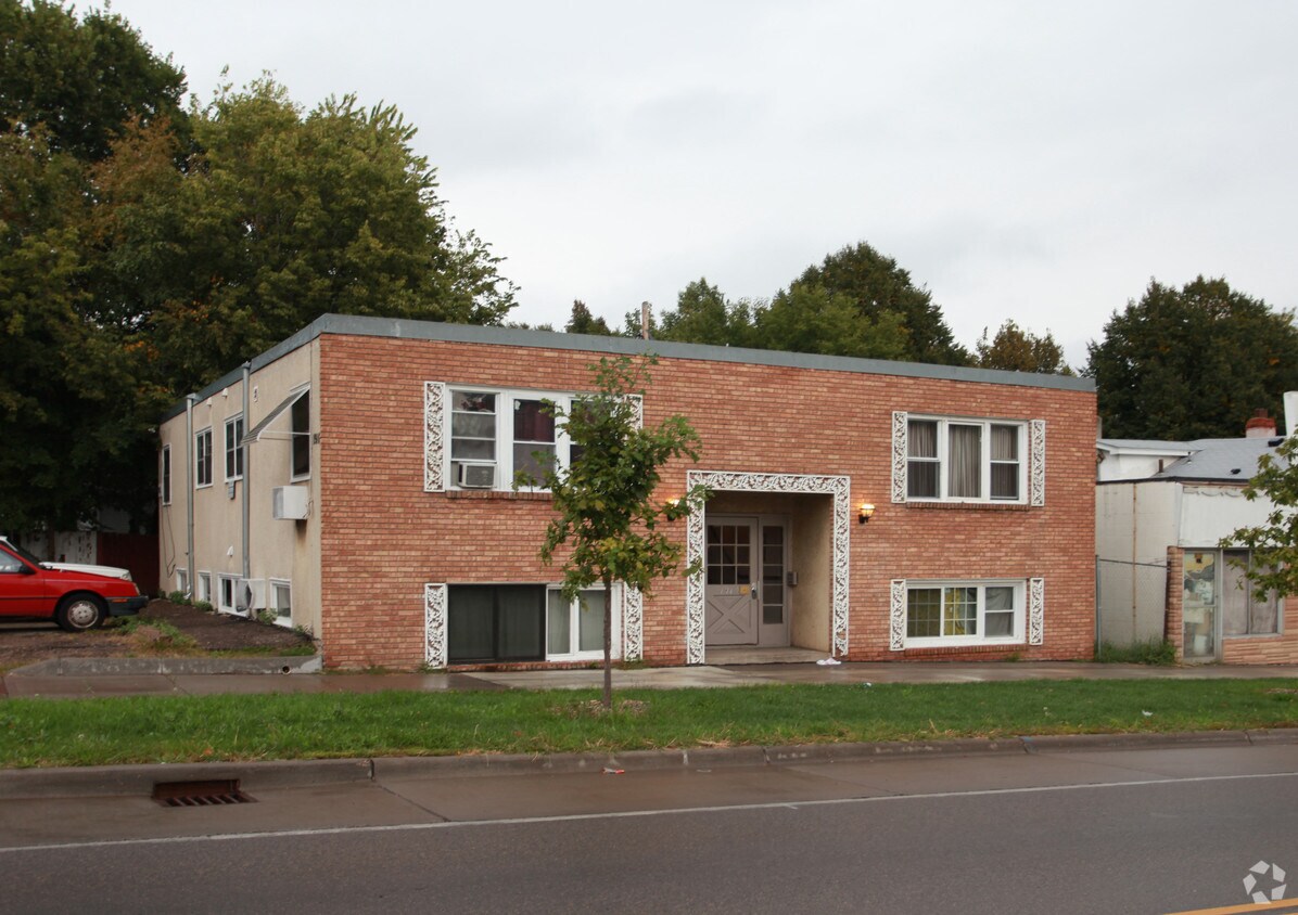 Building Photo - 1910 Lowry Ave N