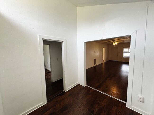 Foto del edificio - 5608 Old Rd 37