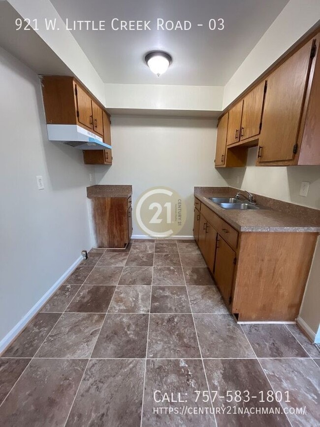 Foto del edificio - 921 W Little Creek Rd