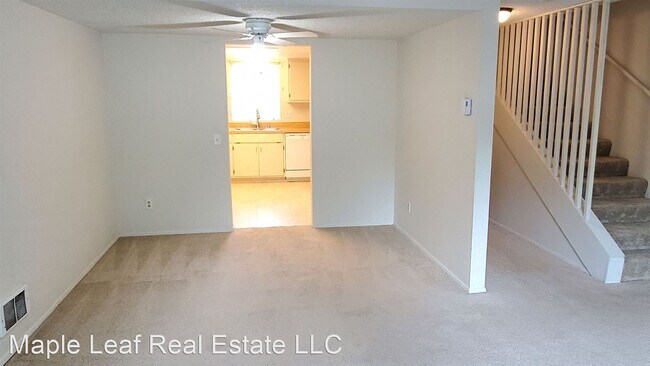 Foto del edificio - 2 br, 1.5 bath House - 18526 52nd Ave W #B3