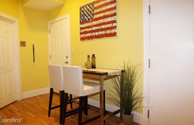 Building Photo - 2 br, 2 bath Townhome - 1600 Marianna Ln