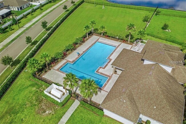 Foto del edificio - 1702 Oak Pond St