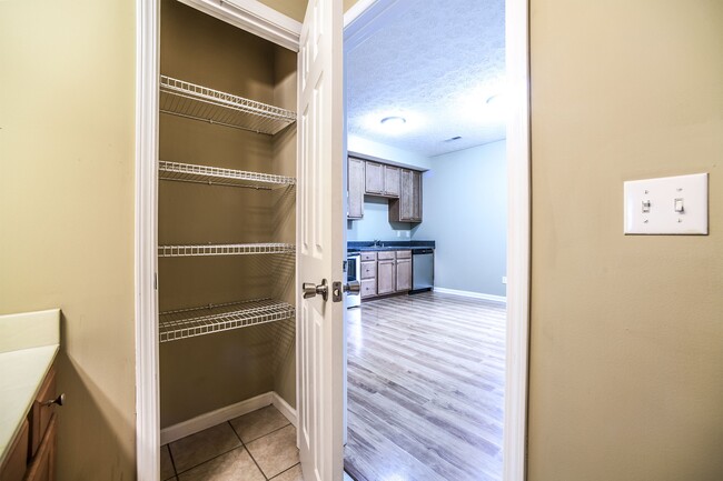 Foto del edificio - 107 Silver Creek Ct
