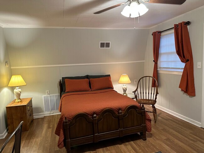 Foto del edificio - 3114 Topaz Ln SW