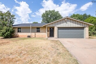Building Photo - 9 Jo Ann Cir