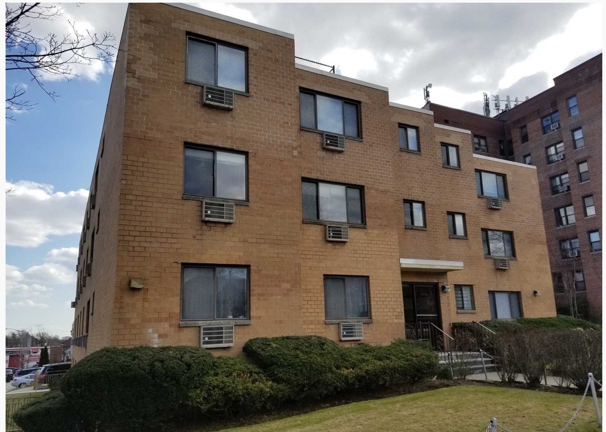 Building - 170-20 Crocheron Ave
