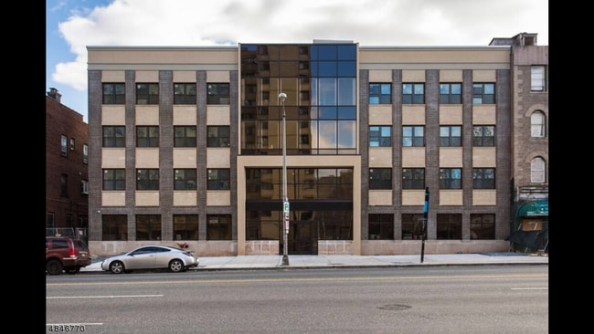 Building Photo - 90 Clinton Ave