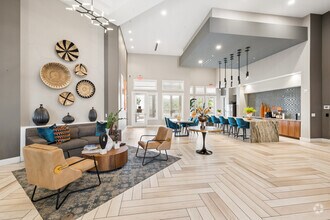 Interior Photo - Green Oaks