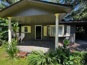 Building Photo - 170 Royal Ct